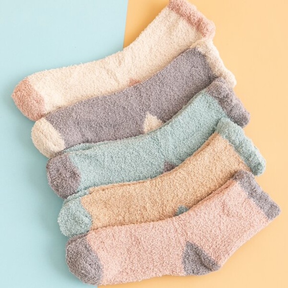 BellanBlue Accessories - Cozy Fuzzy Socks 5 pack Set Minimalist
